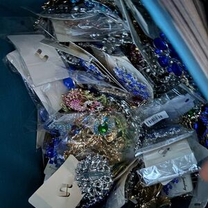 20 pcs LARGE Wholesale brooches from 0.5” to 3.5”